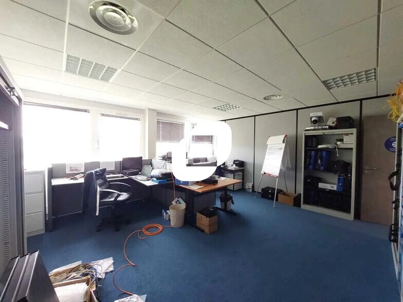 Office in Bièvres to rent - Interior Photo - Image 3 of 5