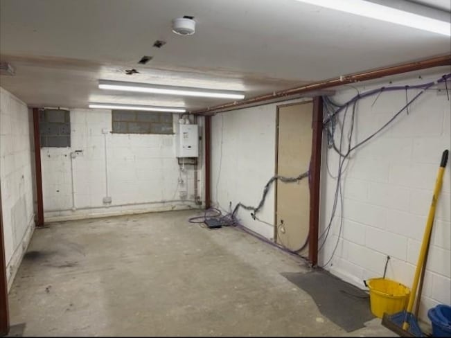 Bircholt Rd, Maidstone to rent Interior Photo- Image 1 of 3