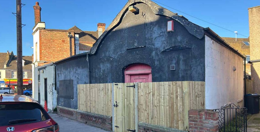 51 Leslie Park Rd, Croydon for sale - Building Photo - Image 1 of 1