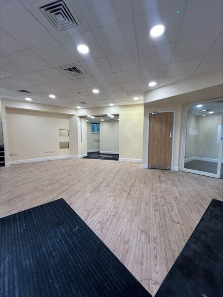 71 High St, Deal to rent - Interior Photo - Image 3 of 4