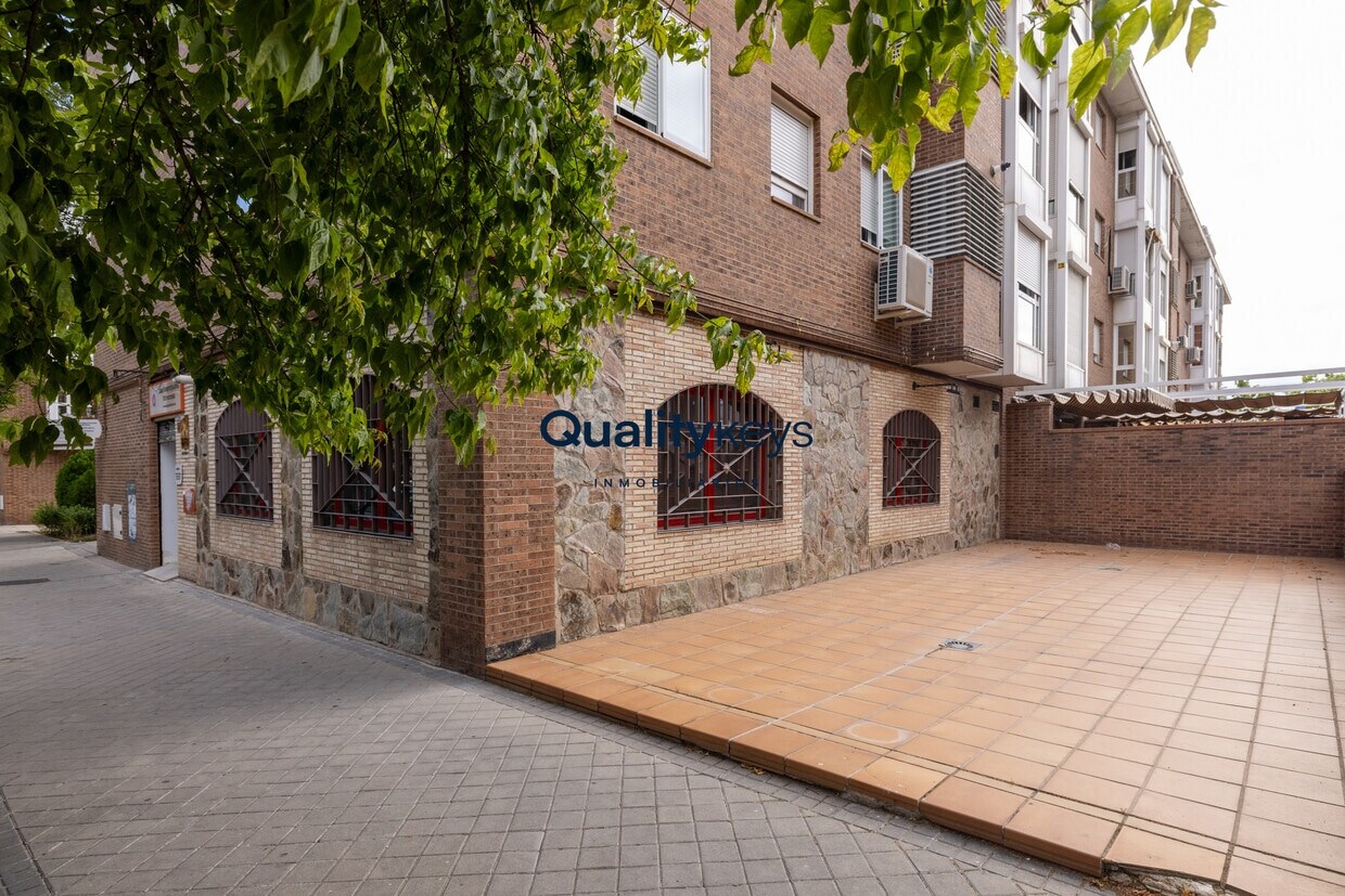Madrid, MAD 28022 - Unit - - - Interior Photo - Image 2 of 22