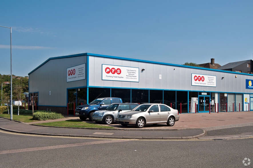 3A-4C Stevenson Rd, Brighton to rent - Building Photo - Image 3 of 8