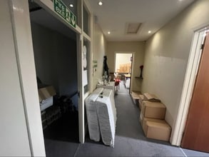 110 Lammas St, Carmarthen to rent Interior Photo- Image 2 of 7