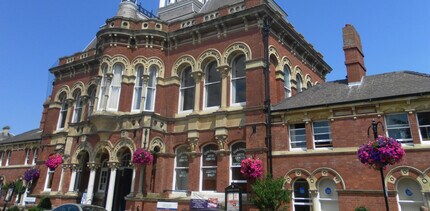 8 St. Peters Hl, Grantham to rent Building Photo- Image 2 of 15