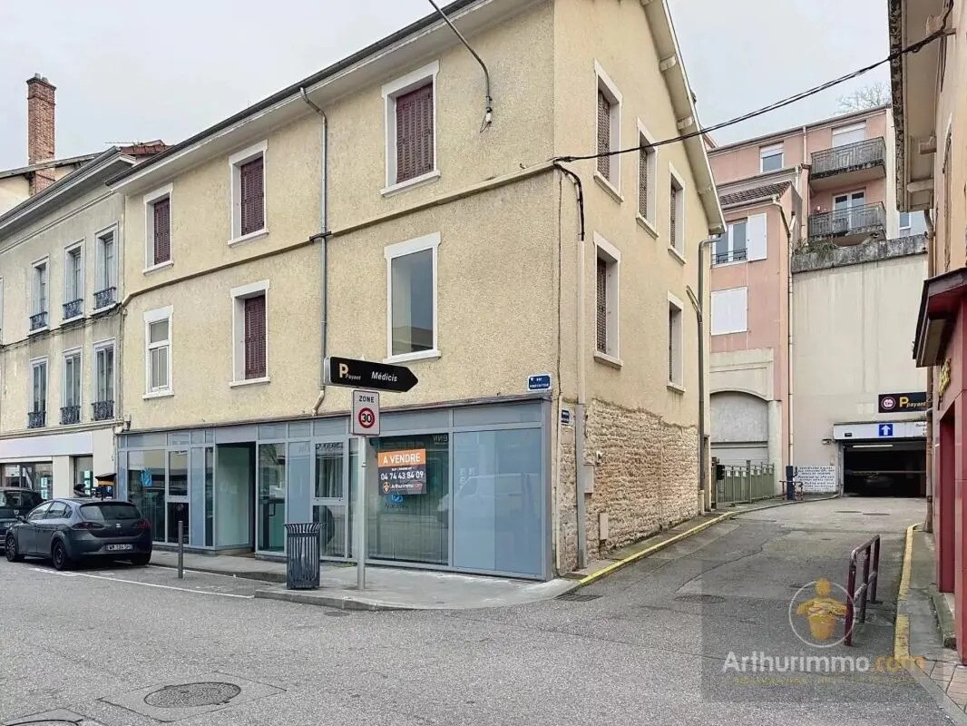 Retail in Bourgoin-Jallieu for sale Building Photo- Image 1 of 12