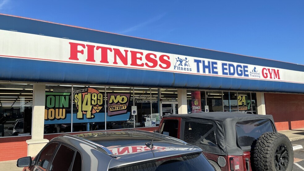 510-548 S Saginaw Blvd, Saginaw, TX to rent - Building Photo - Image 3 of 12