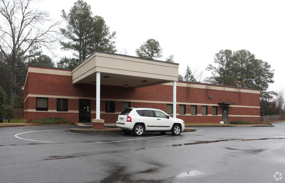 1070 Buford Rd, Cumming, GA for rent - Building Photo - Image 1 of 2