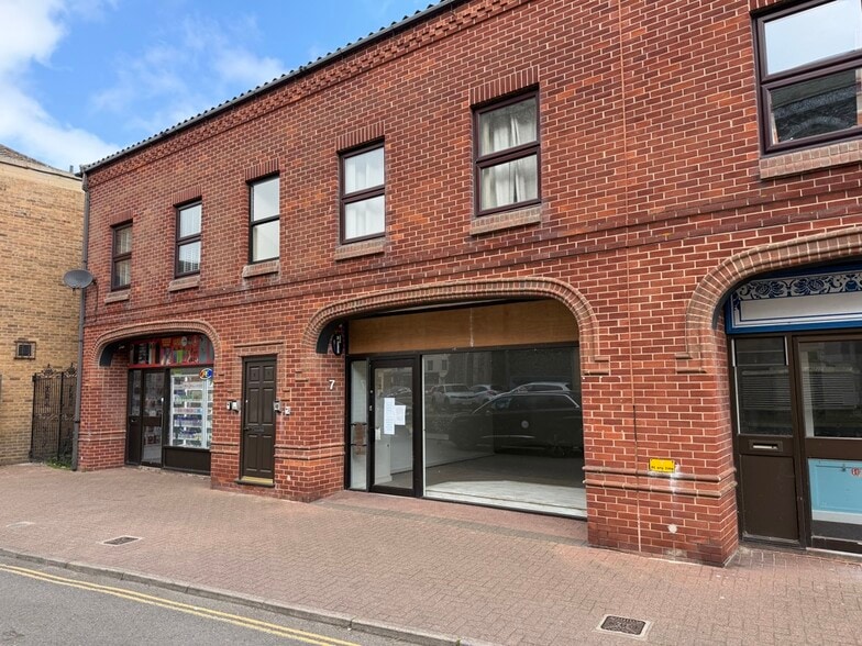 7 Tucker St, Cromer to rent - Building Photo - Image 1 of 2