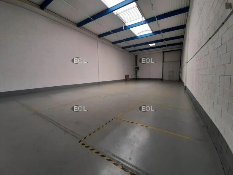 Industrial in Bonneuil-sur-Marne to rent - Building Photo - Image 3 of 11