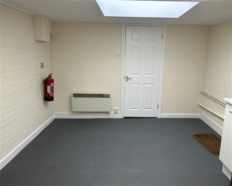 Mongers Piece, Basingstoke for rent - Interior Photo - Image 2 of 5