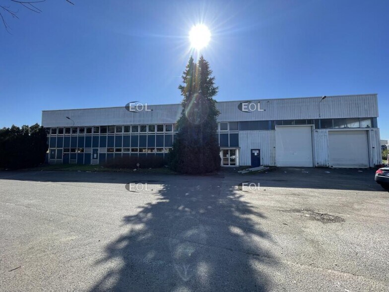 Light Industrial in SAINT-OUEN-L'AUMONE to rent - Building Photo - Image 2 of 5
