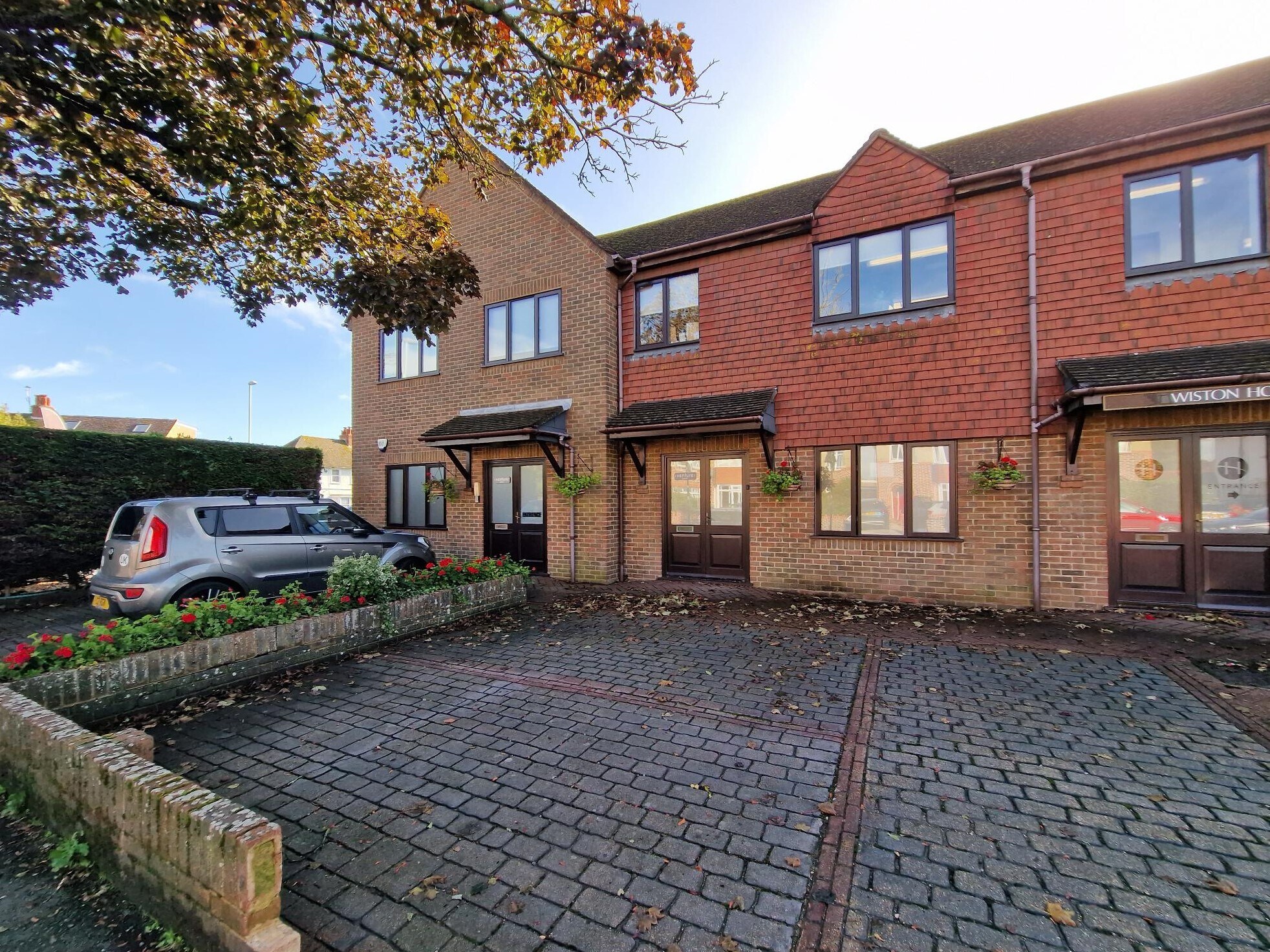 1 Wiston Ave, Worthing for sale Primary Photo- Image 1 of 1