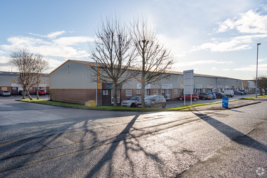 Dewsbury Rd, Stoke On Trent to rent - Building Photo - Image 3 of 9