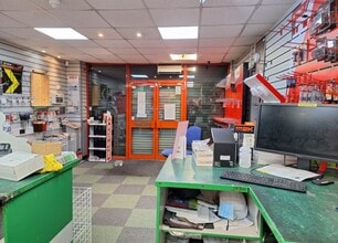 Locksbrook Rd, Bath to rent Interior Photo- Image 2 of 4