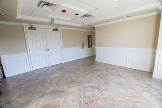 1800 W University Ave, Gainesville, FL for rent Building Photo- Image 1 of 13