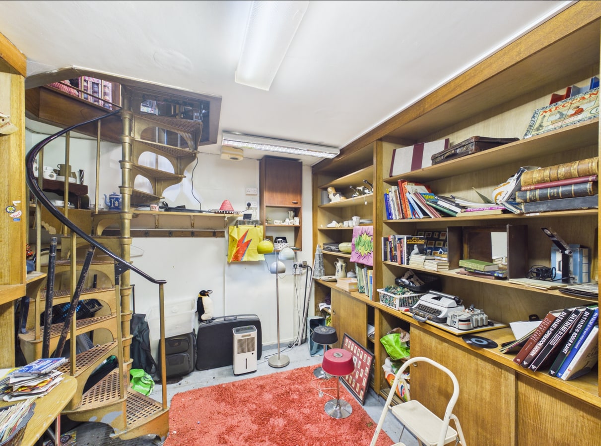 22 Newmarket St, Ayr, SAY KA7 1LP - Unit 22 -  - Interior Photo - Image 1 of 3