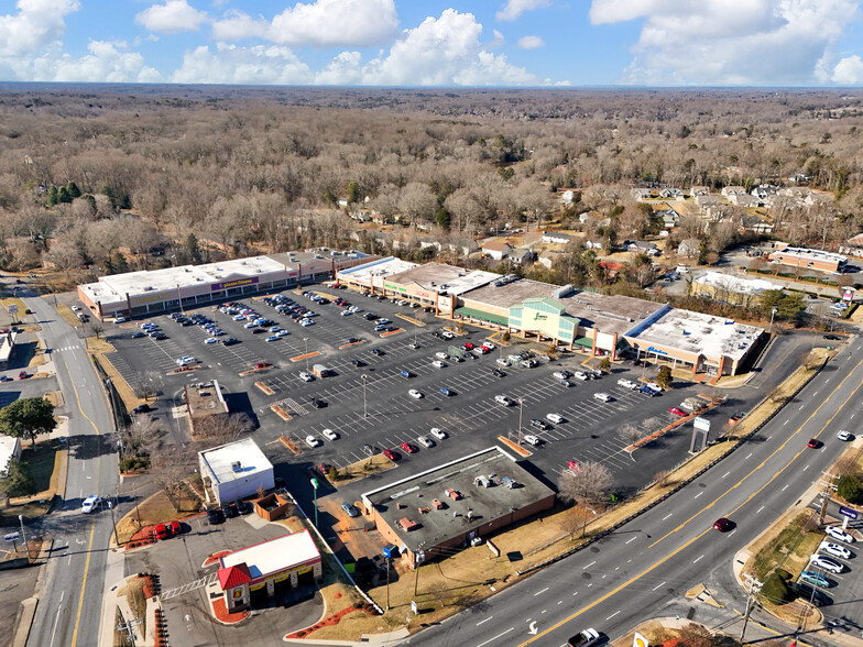 2808-2894 Reynolda Rd, Winston-Salem, NC for rent - Building Photo - Image 1 of 14