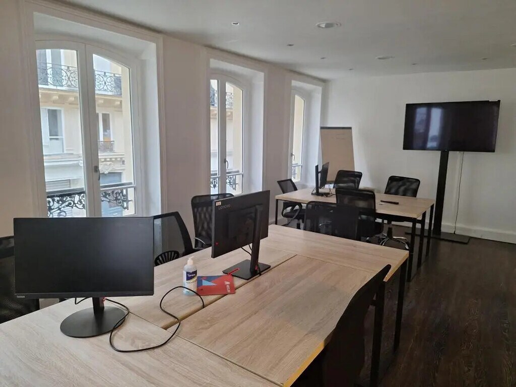 Location Bureaux 95 m² - Photo 1