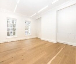 34-38 Hill Rise, Richmond to rent Interior Photo- Image 2 of 2