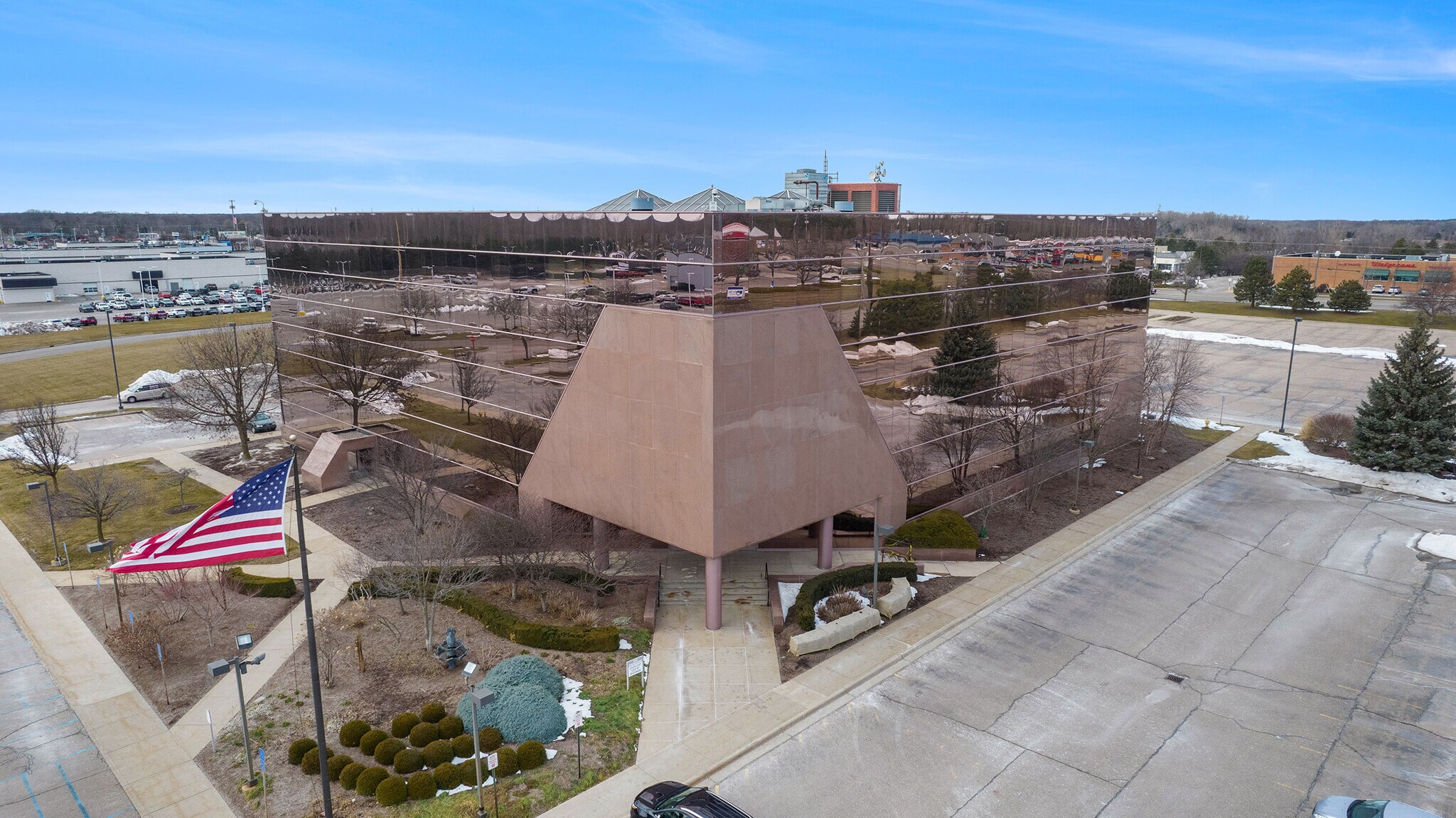 2050 S Linden Rd, Flint, MI to rent Building Photo- Image 1 of 2