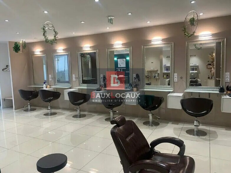 Retail in Cavaillon for sale - Interior Photo - Image 2 of 12