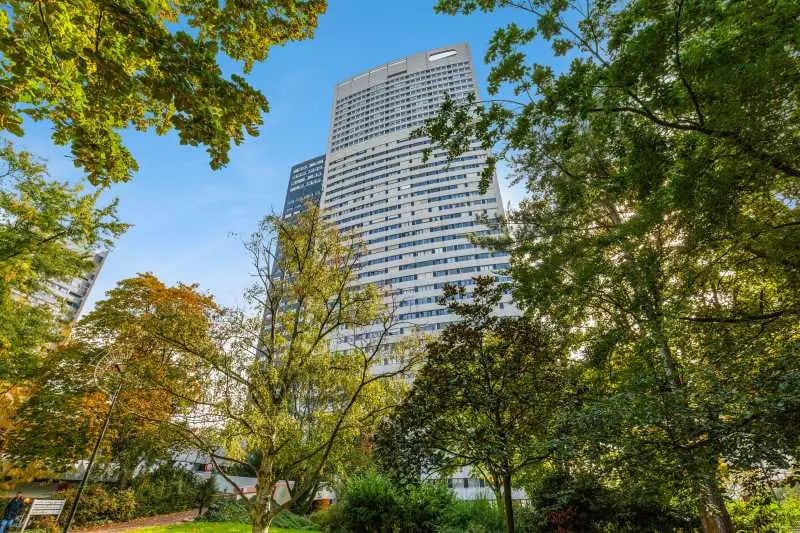 Rue De Bezons, Courbevoie to rent - Building Photo - Image 2 of 2