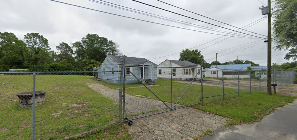 106 Hopedale St, Fayetteville, NC for sale - Primary Photo - Image 1 of 3