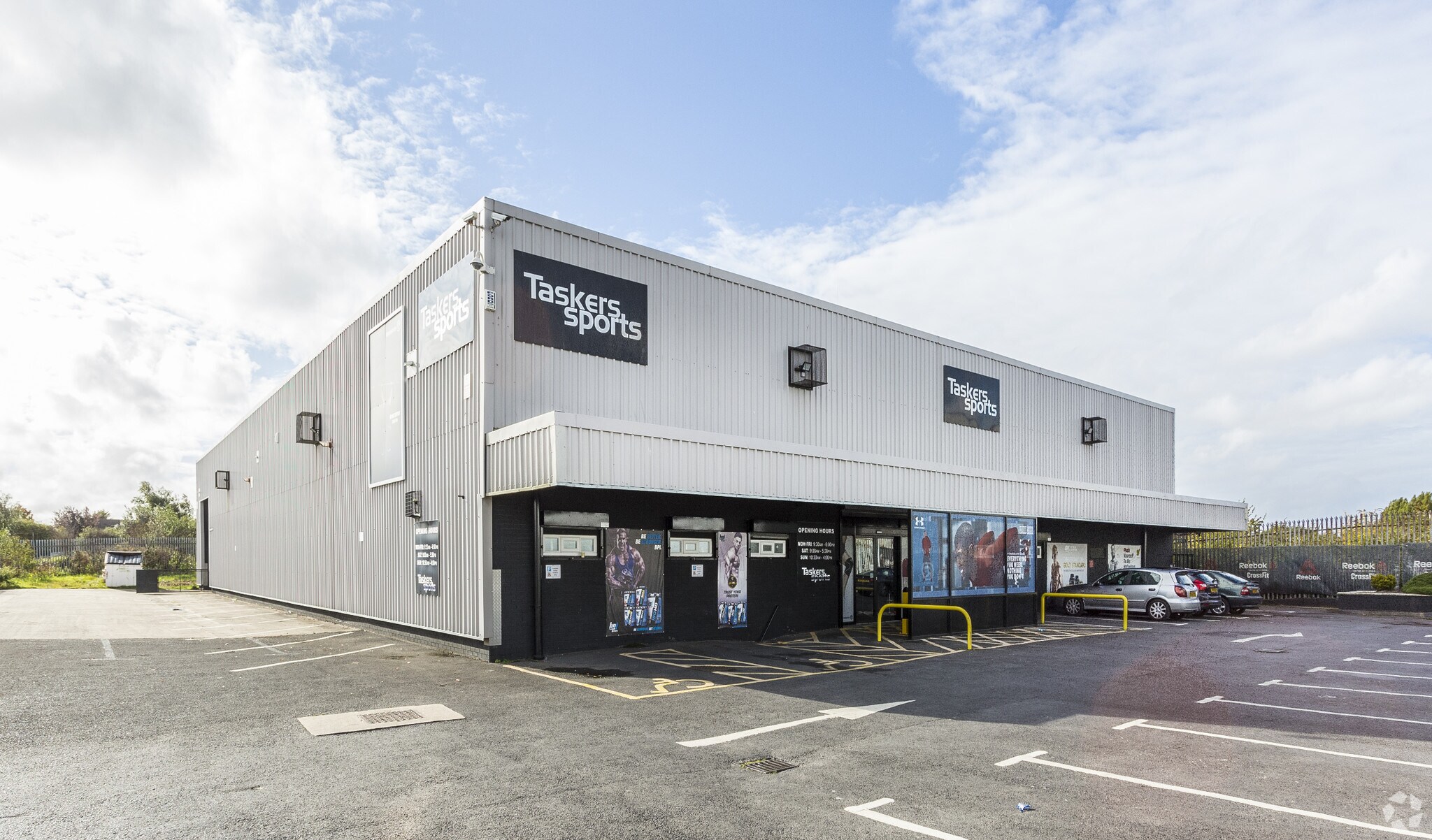 Long Ln, Liverpool for sale Primary Photo- Image 1 of 1