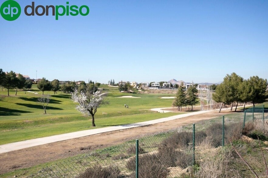 Calle Barranco de los Lobos, Villa de Otura, Granada for sale - Building Photo - Image 3 of 21