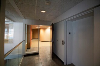 1135-317 S M St, Lincoln, NE to rent Interior Photo- Image 1 of 14