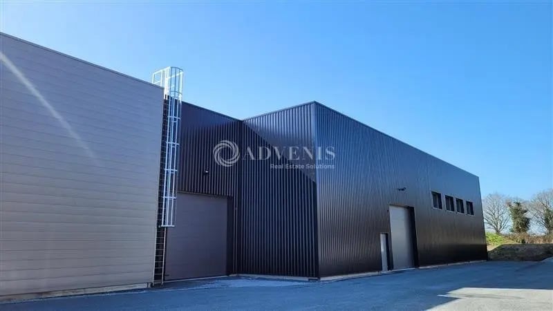 Location Local d'activités 930 m² - Photo 1
