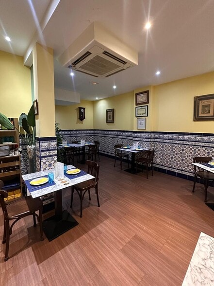 Retail in Guadalajara, Guadalajara to rent - Interior Photo - Image 2 of 5