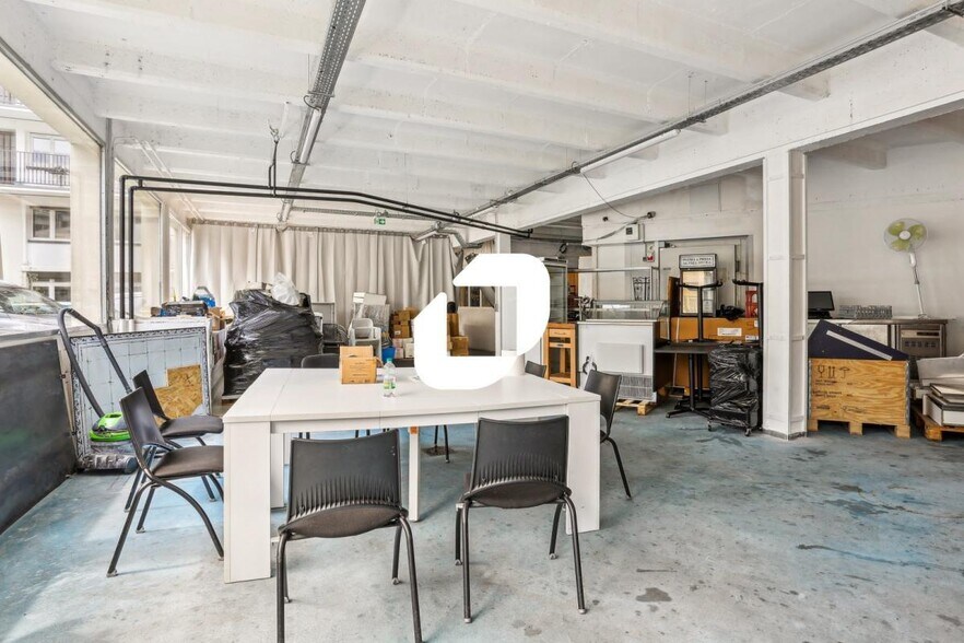 Light Industrial in Boulogne-Billancourt to rent - Building Photo - Image 2 of 14