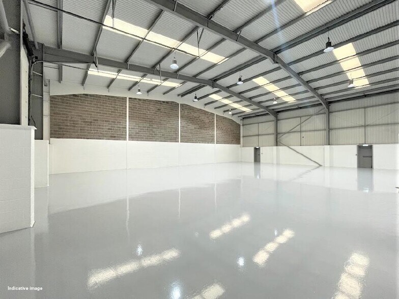 Unit 4 Headley Park, 9 Woodley, Reading to rent - Building Photo - Image 2 of 4