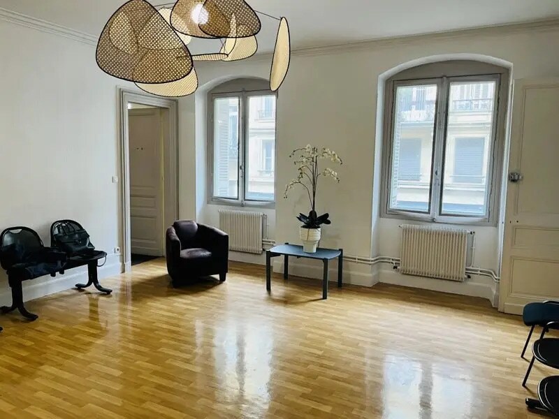 Office in Bordeaux for sale Interior Photo- Image 1 of 7