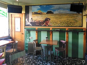 Retail in Ávila, Ávila to rent Interior Photo- Image 1 of 3