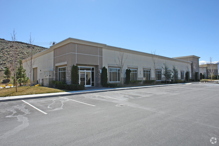 5476 Reno Corporate Dr, Reno, NV for rent - Building Photo - Image 2 of 7