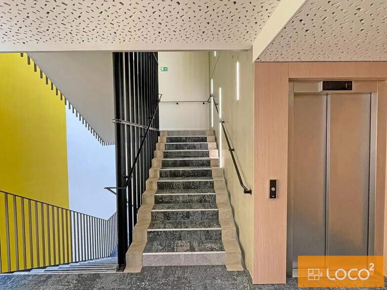 Office in Ramonville-Saint-Agne for sale - Lobby - Image 3 of 11