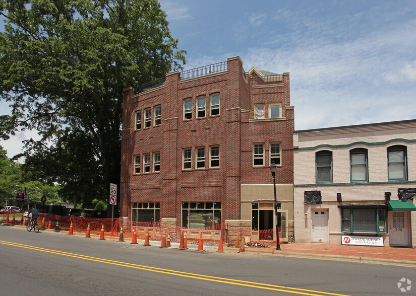 212 S Main St, Davidson, NC for rent - Building Photo - Image 1 of 5