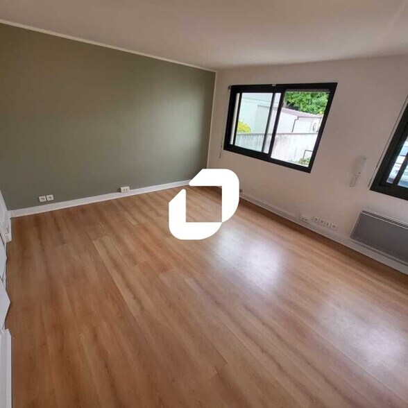 24 Rue Des Moulineaux, Suresnes to rent - Building Photo - Image 1 of 4