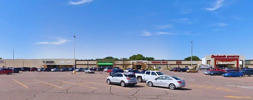 308 S State St, Fairmont, MN for rent - Building Photo - Image 3 of 12