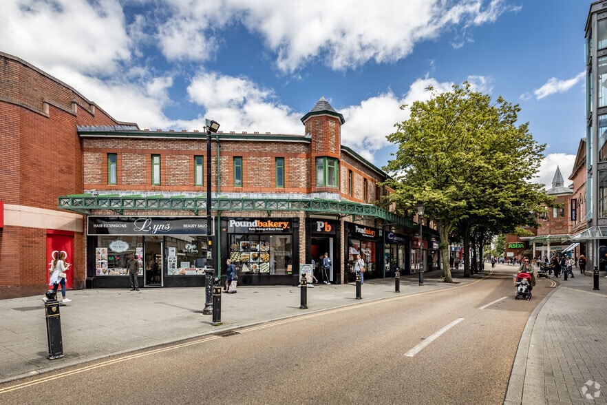 11-35 Warren St, Stockport to rent - Building Photo - Image 3 of 5