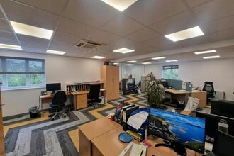 Old Chapel Ln, Tadley to rent Interior Photo- Image 2 of 4