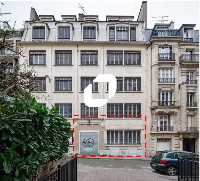 Retail in Paris for sale Building Photo- Image 1 of 5