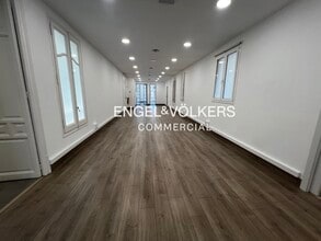 Office in Barcelona, Barcelona to rent Interior Photo- Image 1 of 19