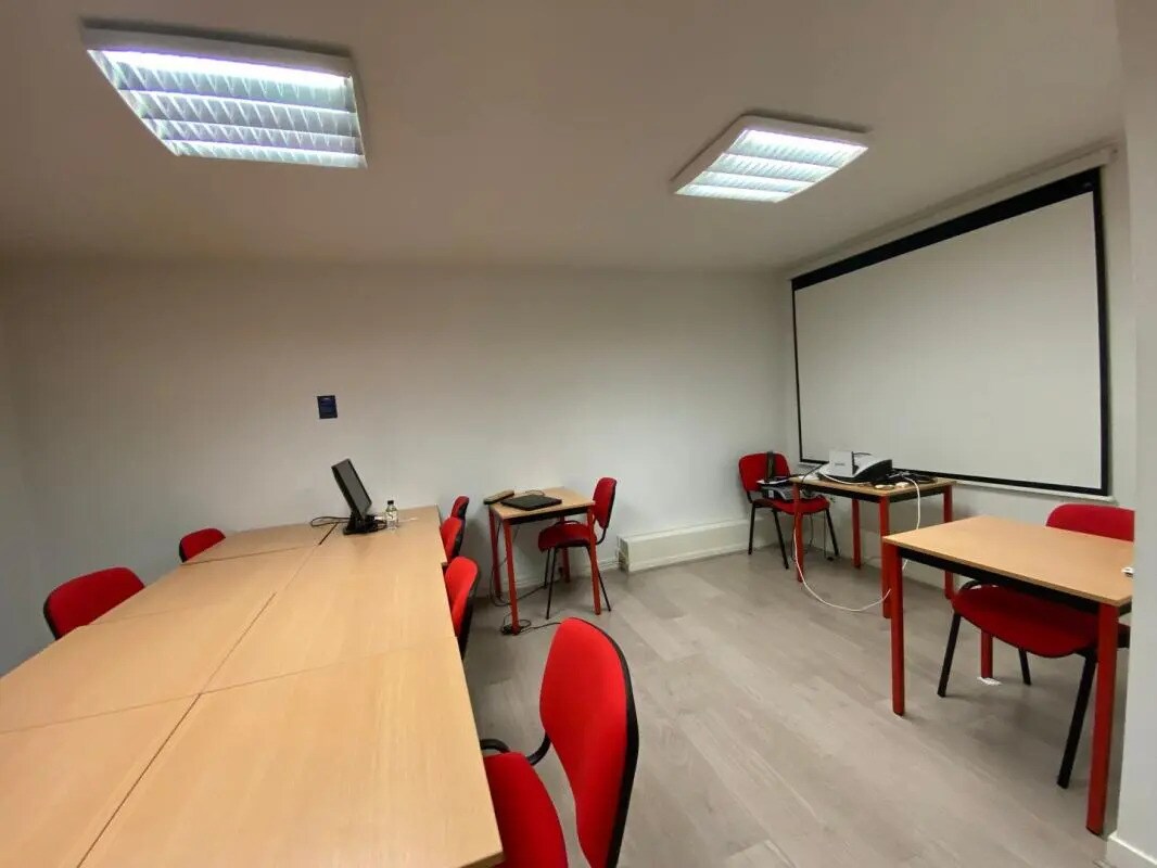 Office in Ivry-sur-Seine for sale Interior Photo- Image 1 of 6