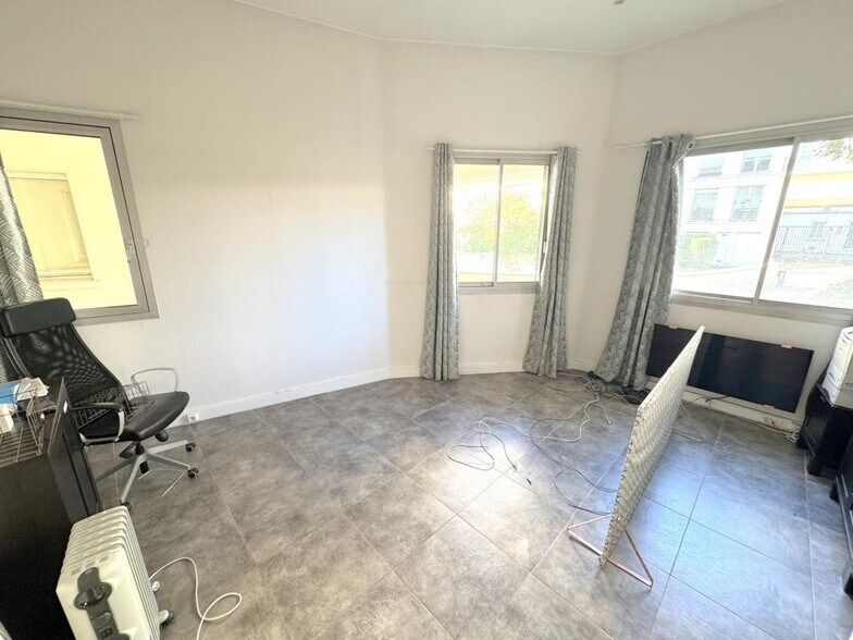 Office in Versailles to rent - Interior Photo - Image 2 of 7