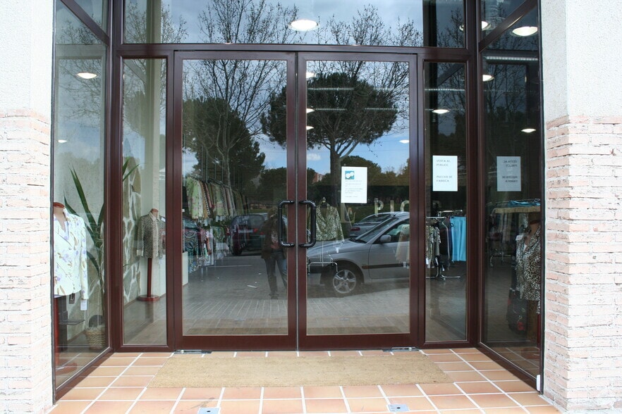 Calle Industrias, 71, Alcorcón, Madrid to rent - Building Photo - Image 3 of 21