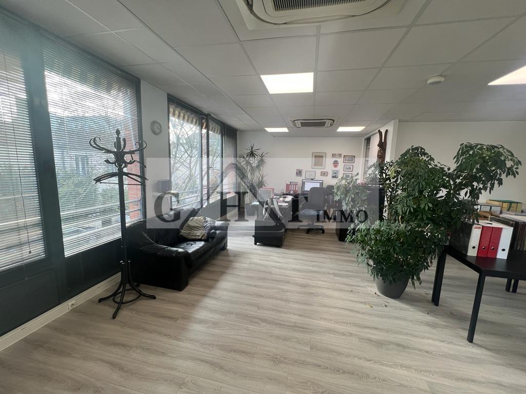 Industrial in Choisy-le-Roi to rent Building Photo- Image 1 of 6