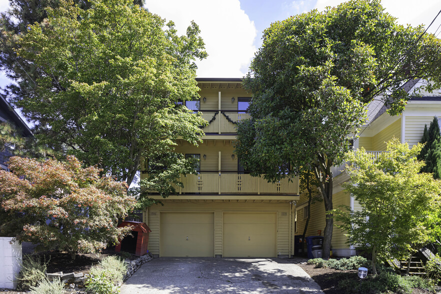 1514 Nob Hill Ave N, Seattle, WA for sale - Primary Photo - Image 1 of 12